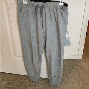 *FLASH SALE* Nike crop pants